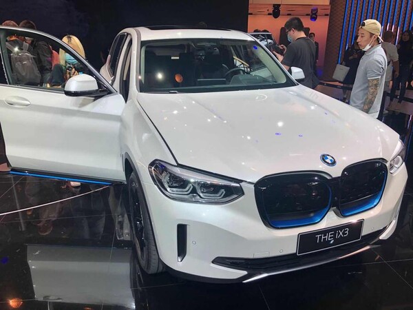 The BMW iX3 is being offered with up to a 20.8% discount, including subsidies.