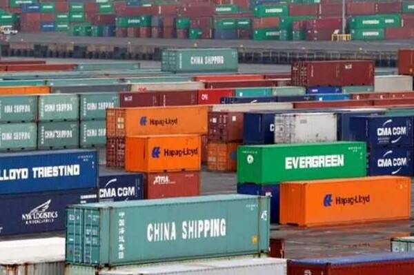 이와 같은 선적 컨테이너를 통한 수출은 한국과 중국 경제 모두에 중요합니다.