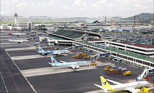 金浦机场停机坪全景