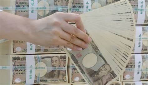 The Japanese yen is a popular currency in South Korea.