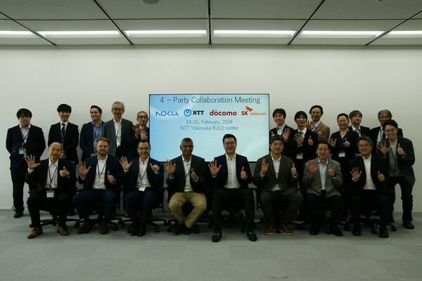 On February 15, engineers from SK Telecom, NTT Docomo, NTT, and Nokia Bell Laboratories attended a technical cooperation meeting at the NTT Research and Development Center in Yokosuka City.